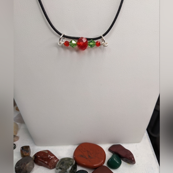 Merry Christmas Holiday Necklace Red Green Glass Beads Simple Sweet Handmade - Picture 5 of 12